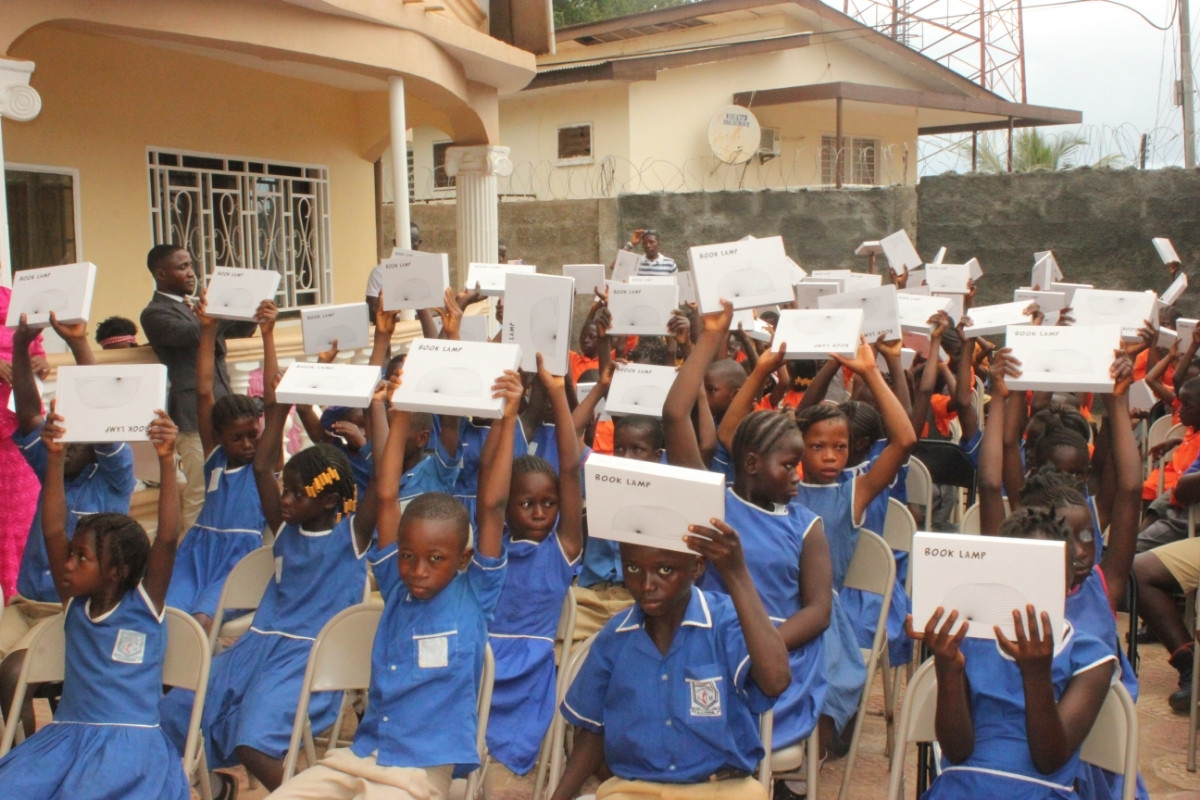 103 Solar Lights Distributed in Students in Sierra Leone